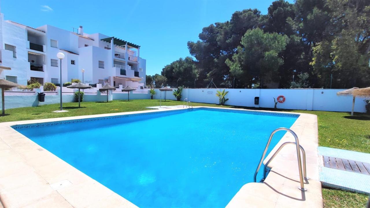 Apartamentos Rotonda Conil De La Frontera Exterior photo
